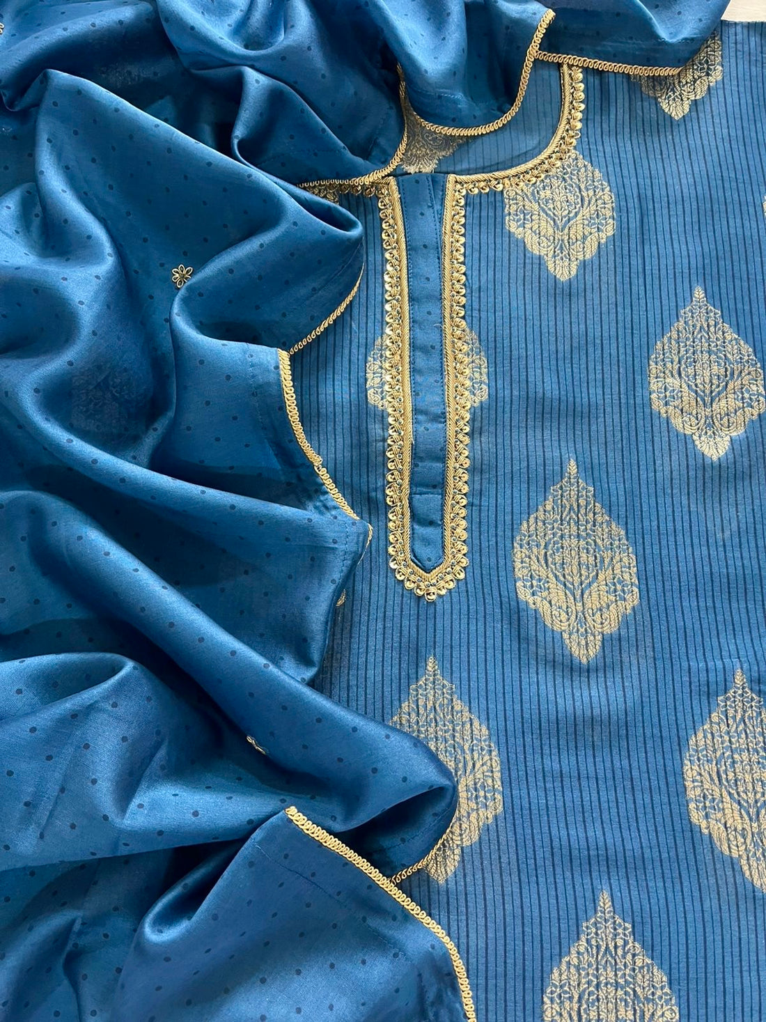 Banarasi Vibrant Handwork