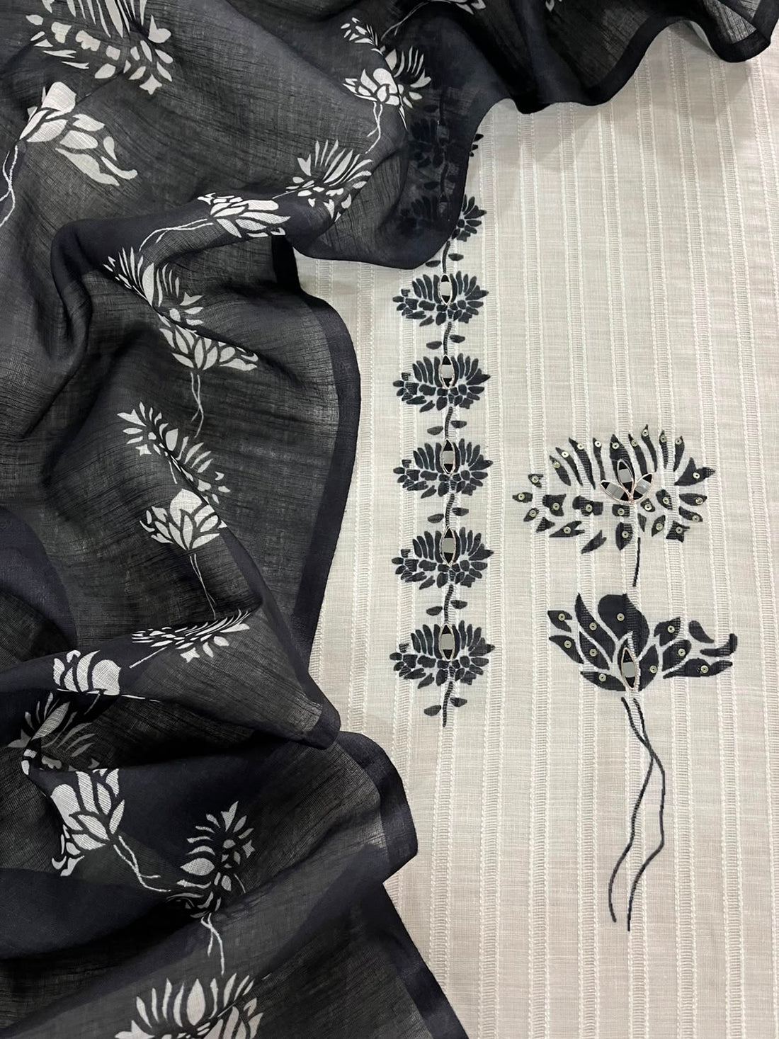 Monochrome Linen