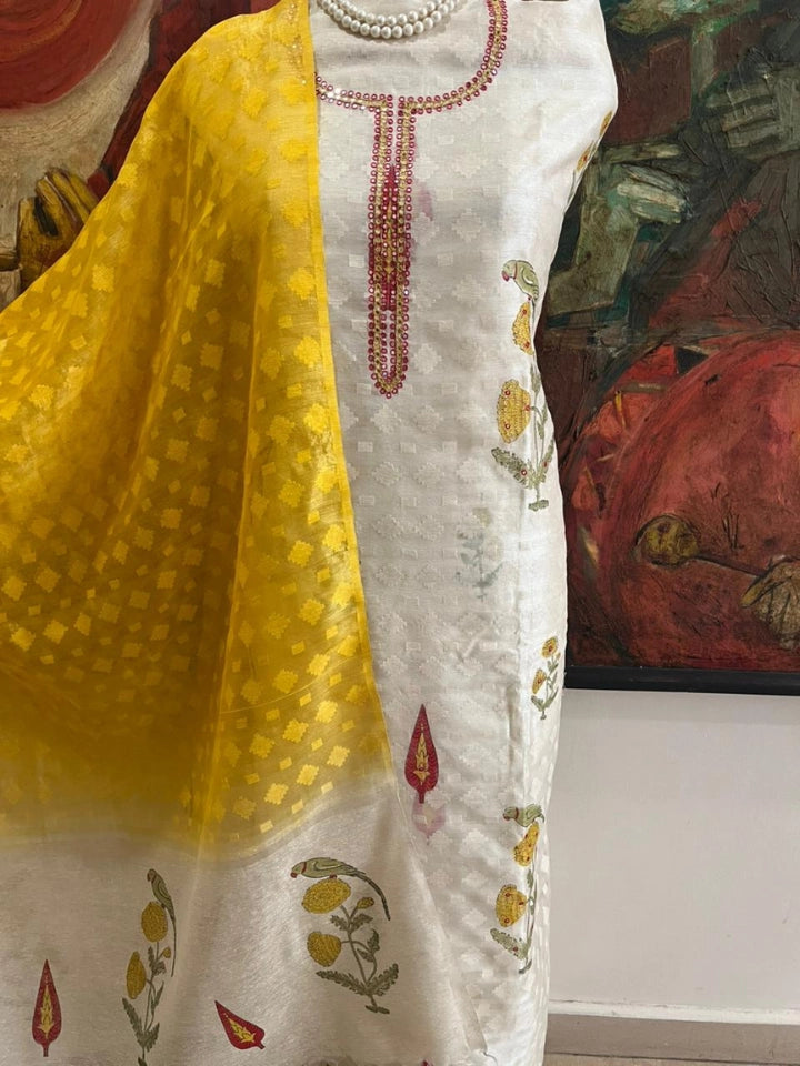 Steal Deal - Grab Pure Linen Silk Now