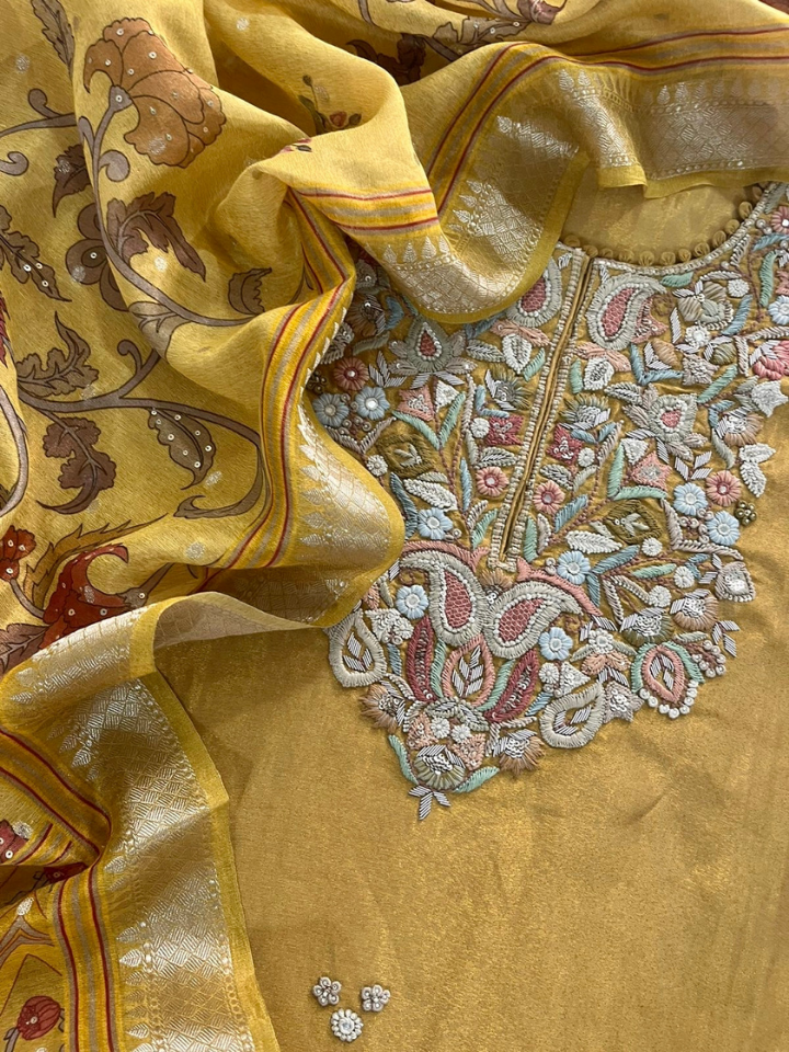 Luxurious Ensemble 